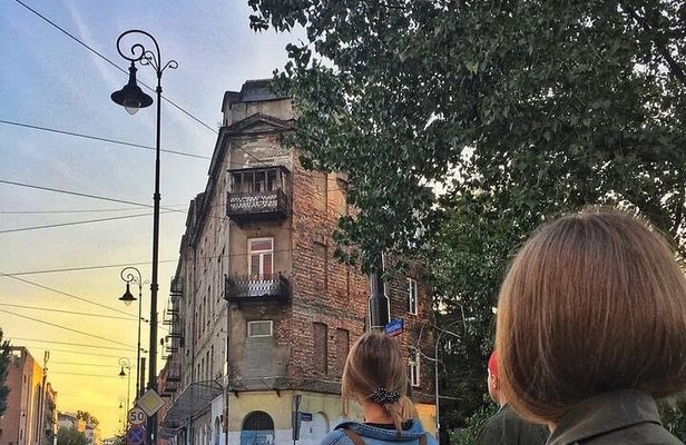 Offbeat Warsaw: Explore the Edgy & Artsy Praga District