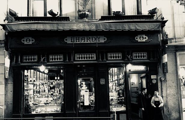 Private walking Tour: The oldest taverns of Madrid