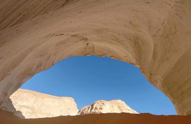 "White & Black Desert Safari – 1 Night, 2 Days of Exploration"
