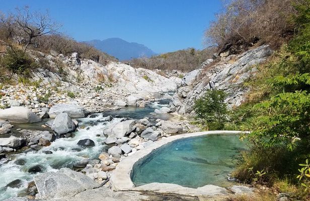 Magical Hot Springs Women´s 5-Day Retreat