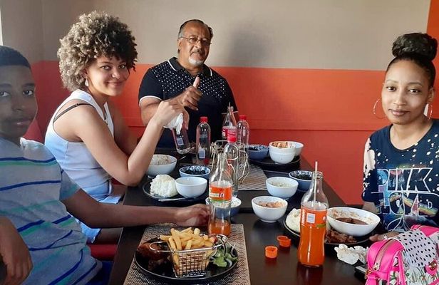 Cape Town Half Day Walking City Tour and African Food Experience