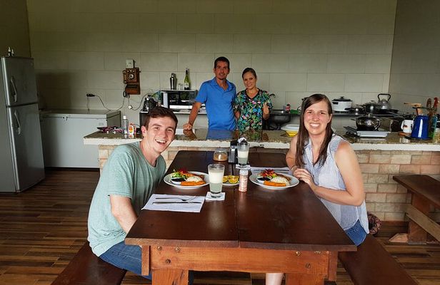 Cooking with a Costa Rican familiy