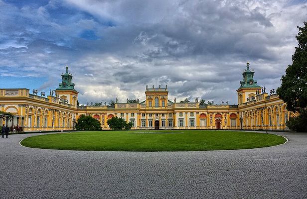 Wilanów Royal Palace + Polish Vodka Museum: SMALL GROUP /inc. Pick-up/