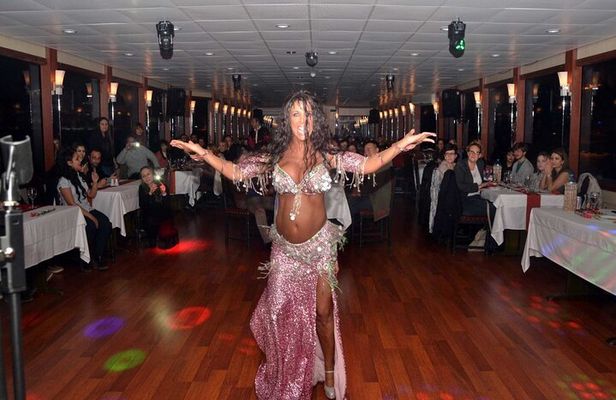 Private Cairo Dinner Cruise With Belly Dancer Show