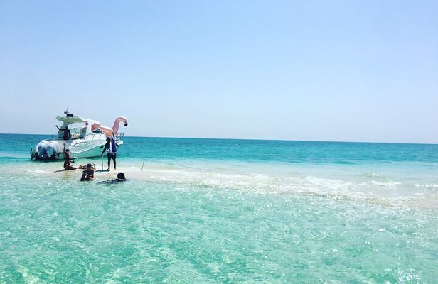 Ultimate Private Jarada Island Escape Tour