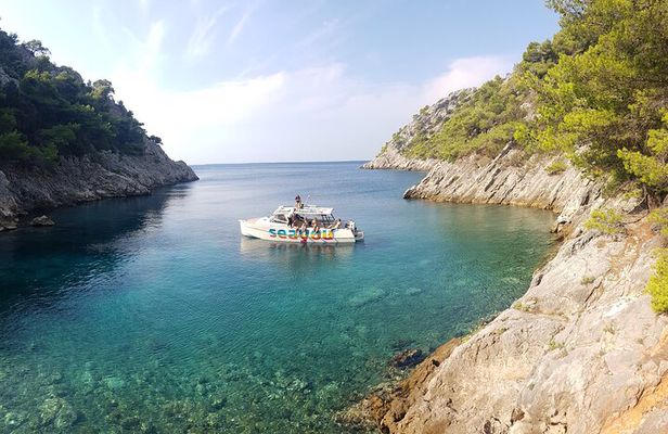 Private Blue Lagoon and Hidden Bays tour from Split & Brac for 12