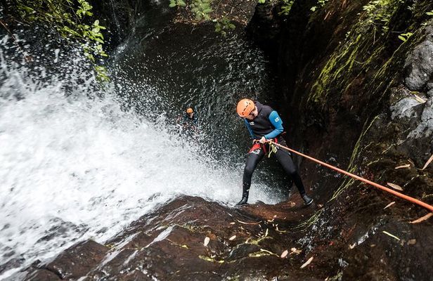 Intermediate canyoning tour in Bali " Maboya Canyon "