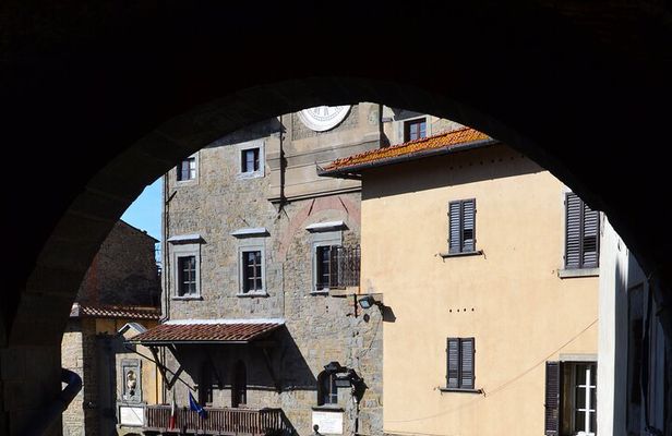 Walking Tour in Cortona