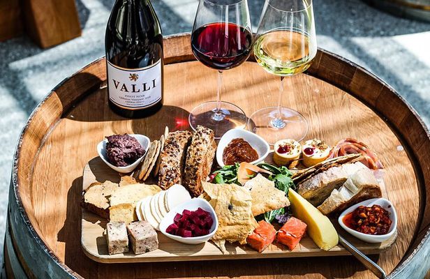 Premium Small-Group Wine Tour, 4 Wineries, Lunch from Queenstown