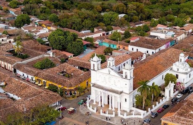 Combo Tour: Lake Ilopango boat Ride and Suchitoto colorful town