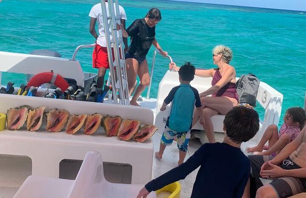 3HR Seaside scavenger hunt ( Hunt for conch and make ceviche)