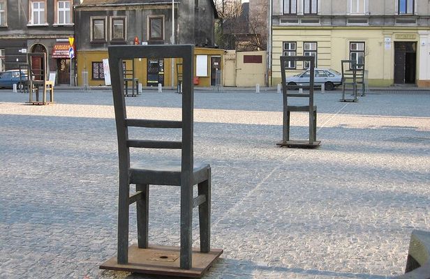 Full-Day Schindler's Factory and Salt Mine Tour in Wieliczka