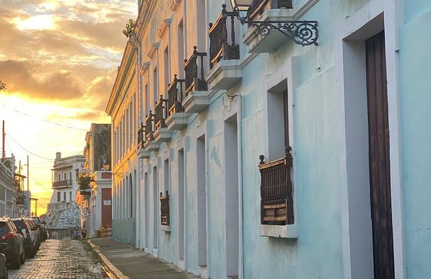 Walking Guided Tour of History and Myths of Old San Juan 