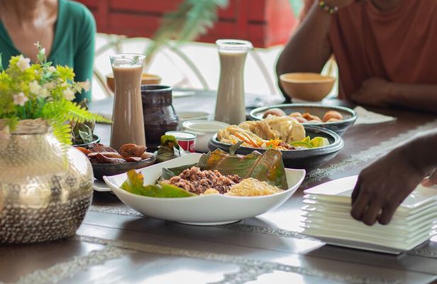 Private Full-Day Ghanaian Delicacy and Dessert Tour in Accra