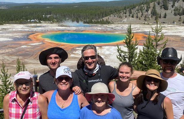 4 Person Full-Day PRIVATE Yellowstone Tour in a Raised Roof Van- Picnic Lunch