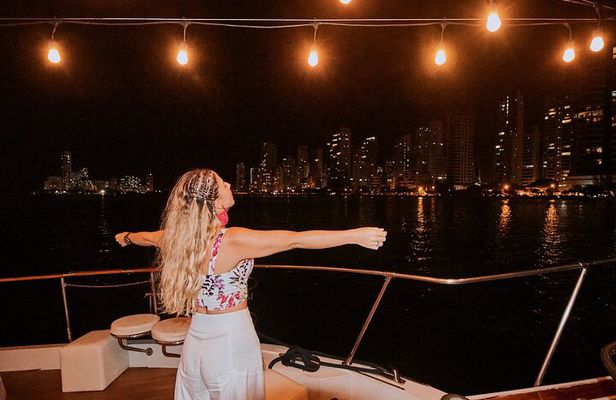 Dinner cruise on Cartagena's bay with Sibarita Master