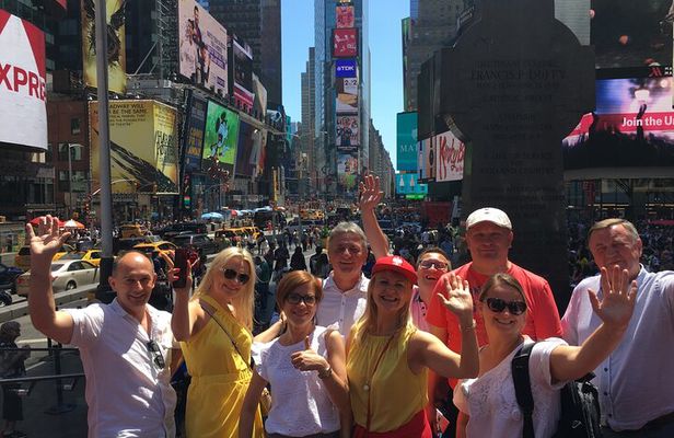 Private Highlights Tour of New York by Foot and Subway (Half Day)