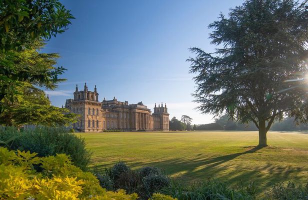 Blenheim Palace Tour and The Cotswolds Day Trip from London