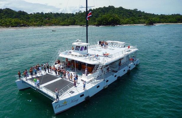 Catamaran Ocean King Manuel Antonio