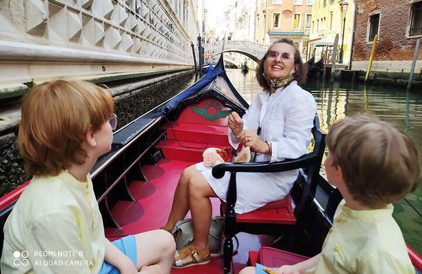 Gondola ride or motor boat tour in Venice