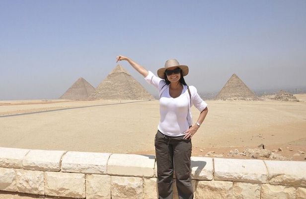Private Full-Day Tour to Giza Pyramids,Sphinx,Memphis, and Saqqara