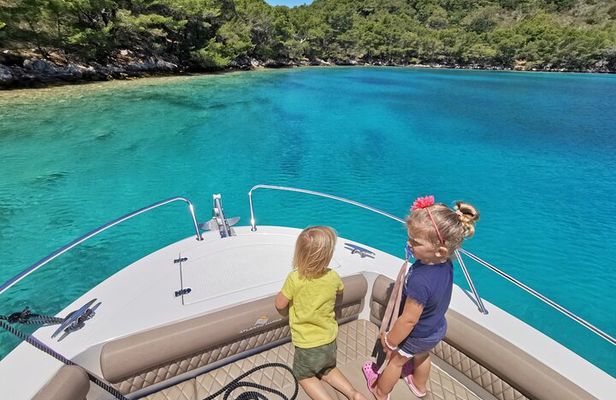 Rent a luxury speed boat for great fun on this Elaphiti Islands tour