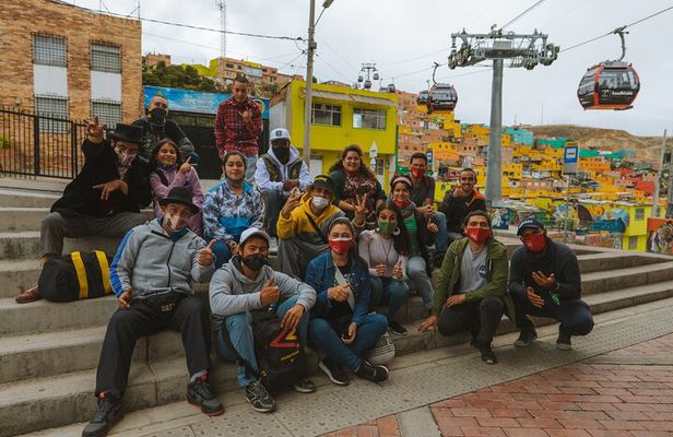 Shared Tour to Ciudad Bolivar (Paradise Quarter) & Cable Car