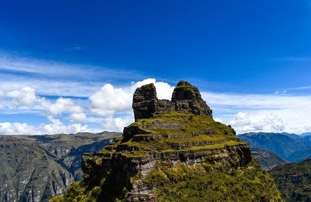 Tour to the Waqrapukara Archaeological Complex from Cusco