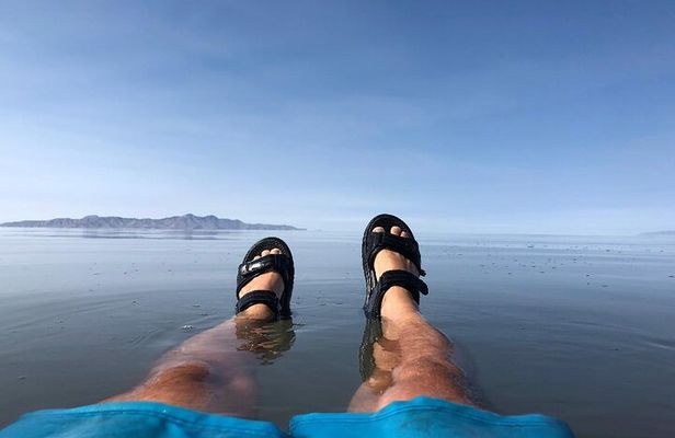 2 Hour Salt Lake Boat Tour with Swimming on the Lake