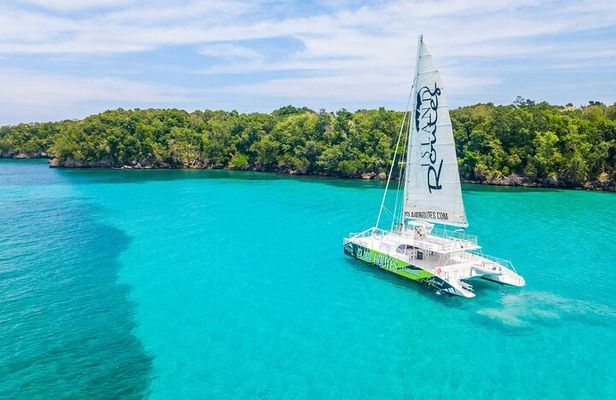 Dunn's River Catamaran Cruise From Ocho Rios