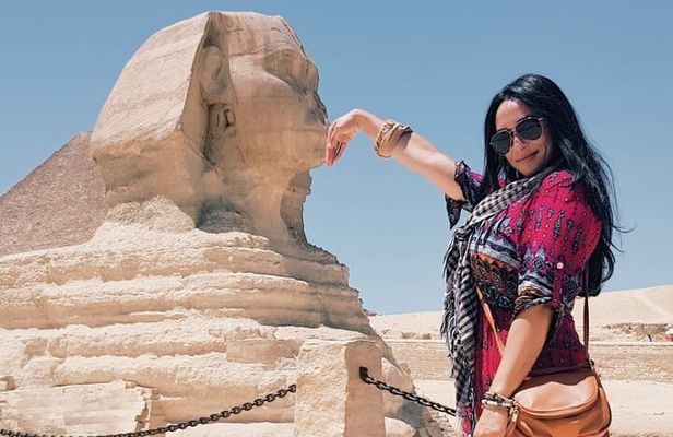 Private Tour to Giza Pyramids with 30 Minutes Camel Ride and Lunch