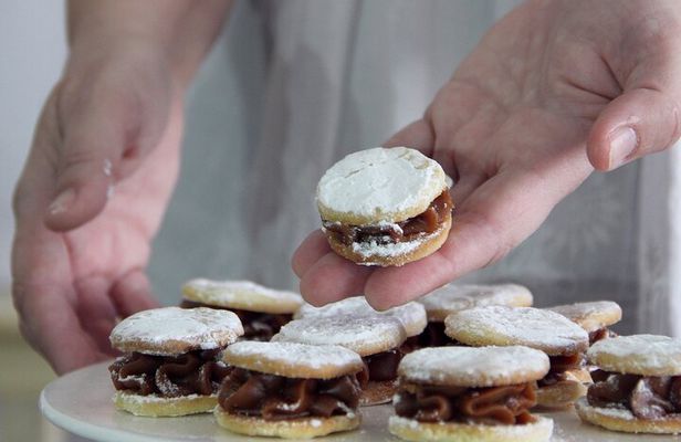 BA: Premium Empanadas & Alfajores Cooking Experience in Palermo
