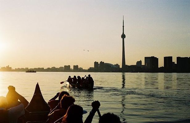Sunset Canoe Tour of the Toronto Islands