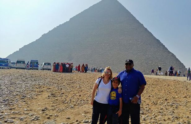 Private Full-Day Tour in Giza Pyramids and Museums from Cairo