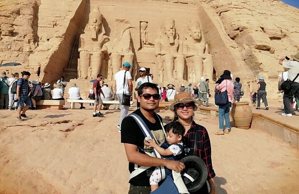 Cairo: Private 2-Day Abu Simbel and Luxor with Entrance Fees & 5 *Hotel by Plane