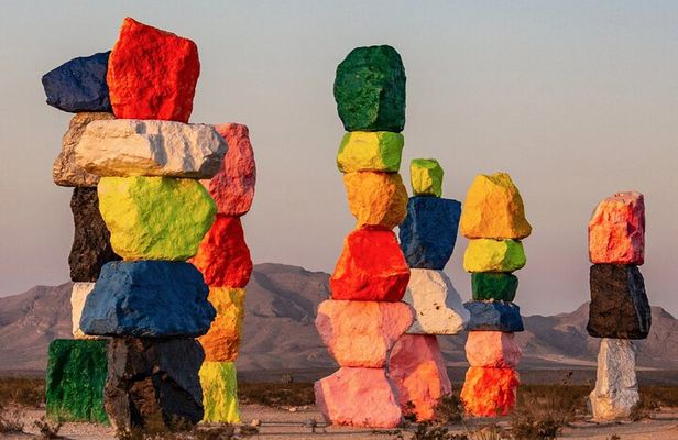 California desert, Seven Magic Mountains and Welcome to Fabulous Las Vegas Sign