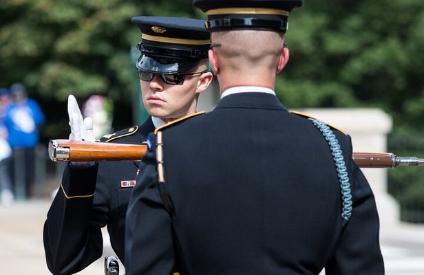 Private Arlington National Cemetery Walking Tour with Changing of the Guards