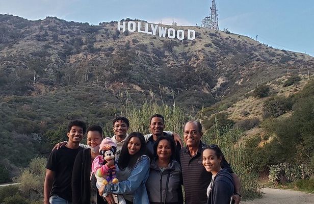Private Hollywood Sign Adventure Hike - Closest Possible View