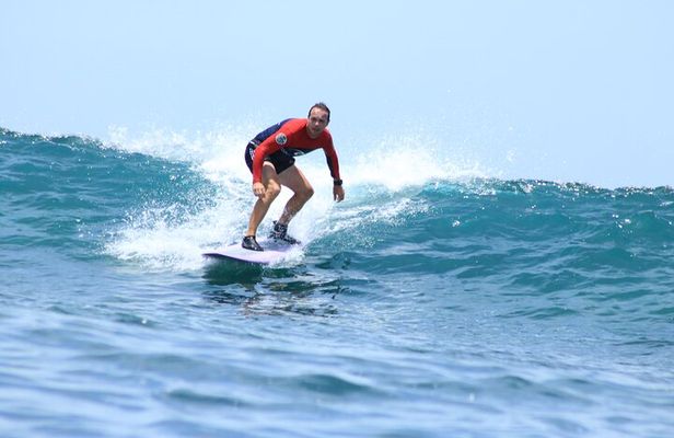 Surfing Group Lesson Level 2 Reef Surfer