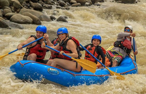 Whitewater Rafting Naranjo River from Manuel Antonio Class III-IV