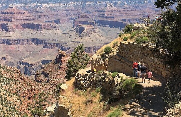 Grand Canyon Hike with Sedona and Flagstaff Hotel Pickup