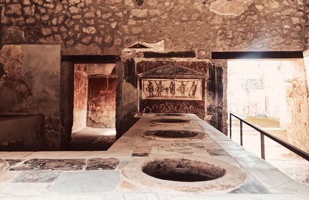 Pompeii Small Group with an Archaeologist and Skip The Line