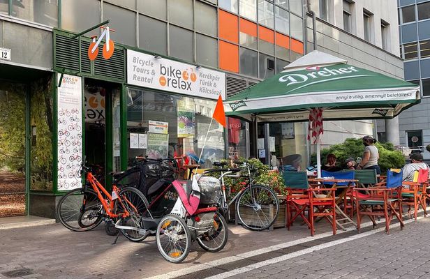 Budapest: Historic Downtown ride on E-Bicycles Buda & Pest