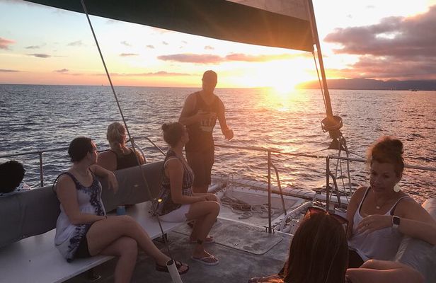 Sunset Sail Experience by Catamaran in Waikiki