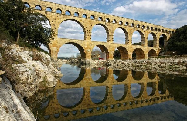 Van Gogh's Provence & Roman Sites - Small-Group Day Trip