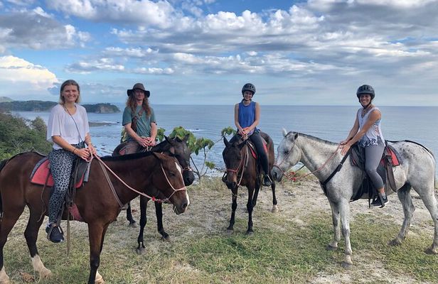 2h 1/2 HORSEBACK RIDING TOUR