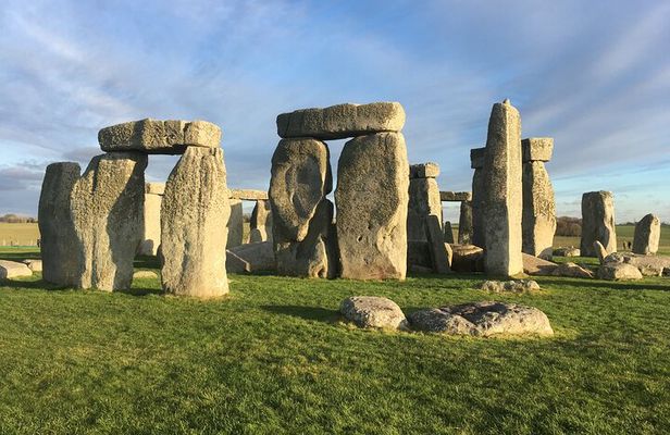 Half-Day Small-Group Tour to Stonehenge from Bath
