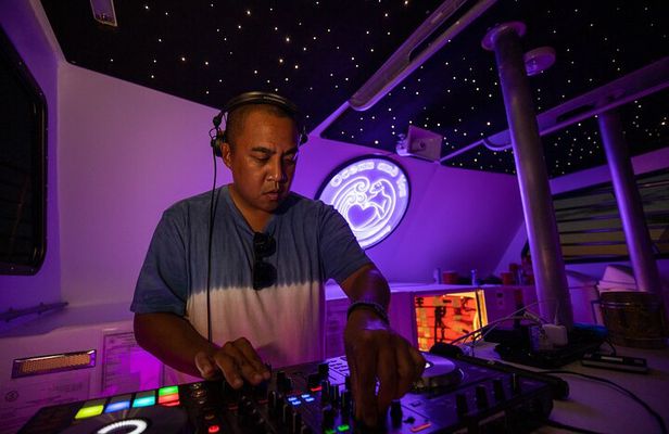 Premier Waikiki Sunset Party Cruise with Live DJ and Full Bar