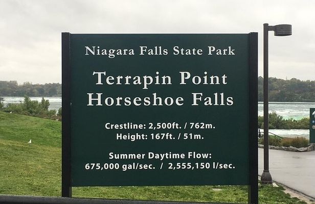 Niagara Falls Night Illumination Tour: American, Bridal and Horseshoe Falls