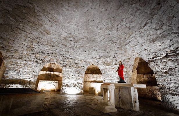 Walk through Split with an archeologist
